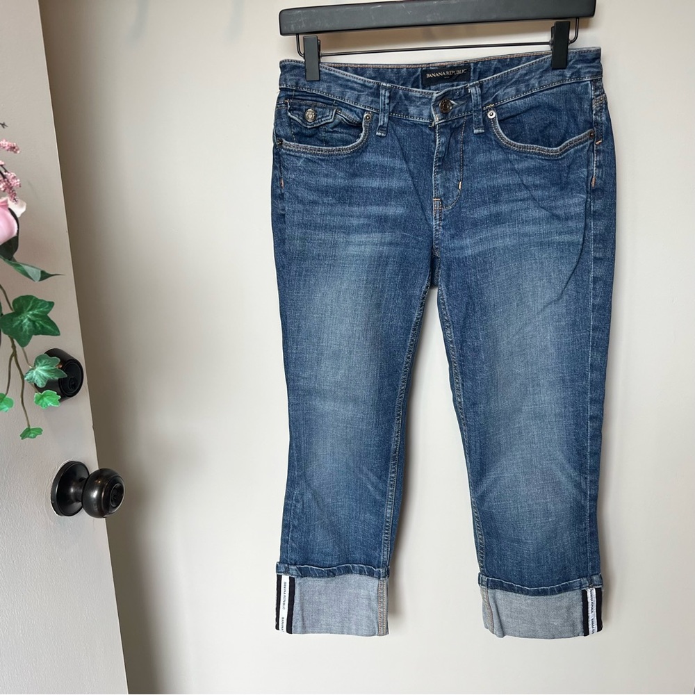 Banana Republic Women's Straight Cropped Jeans with Decorative Cuff  - size 2/26